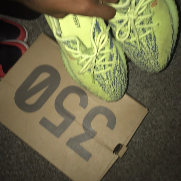 Yeezy 350 - Picture 6 of 7